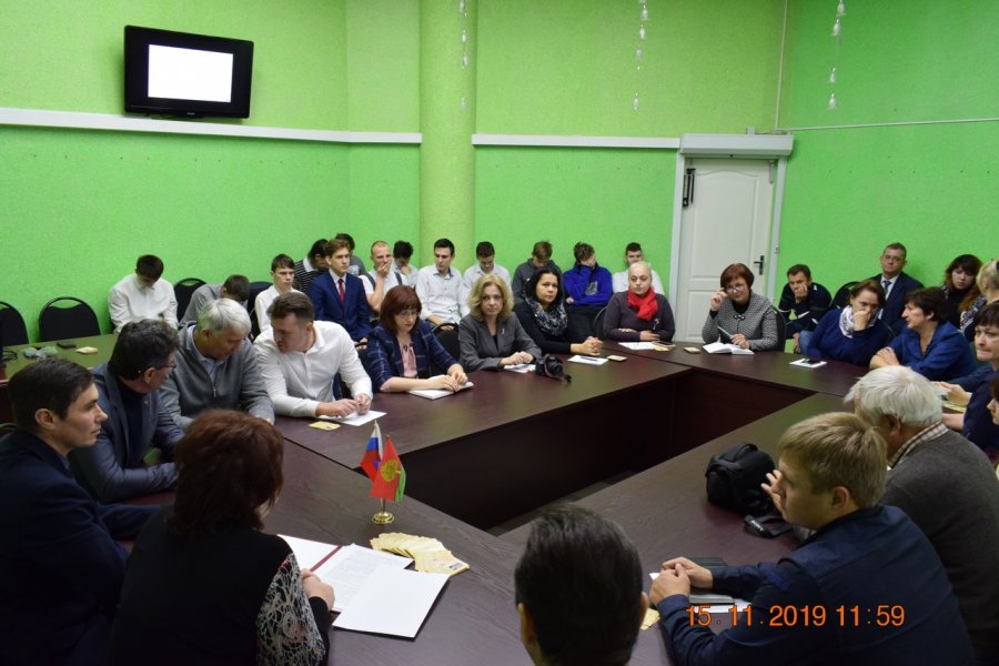 Сотрудники аппарата Уполномоченного по правам ребенка в Липецкой области приняли участие в заседании круглого стола по теме правового просвещения призывников